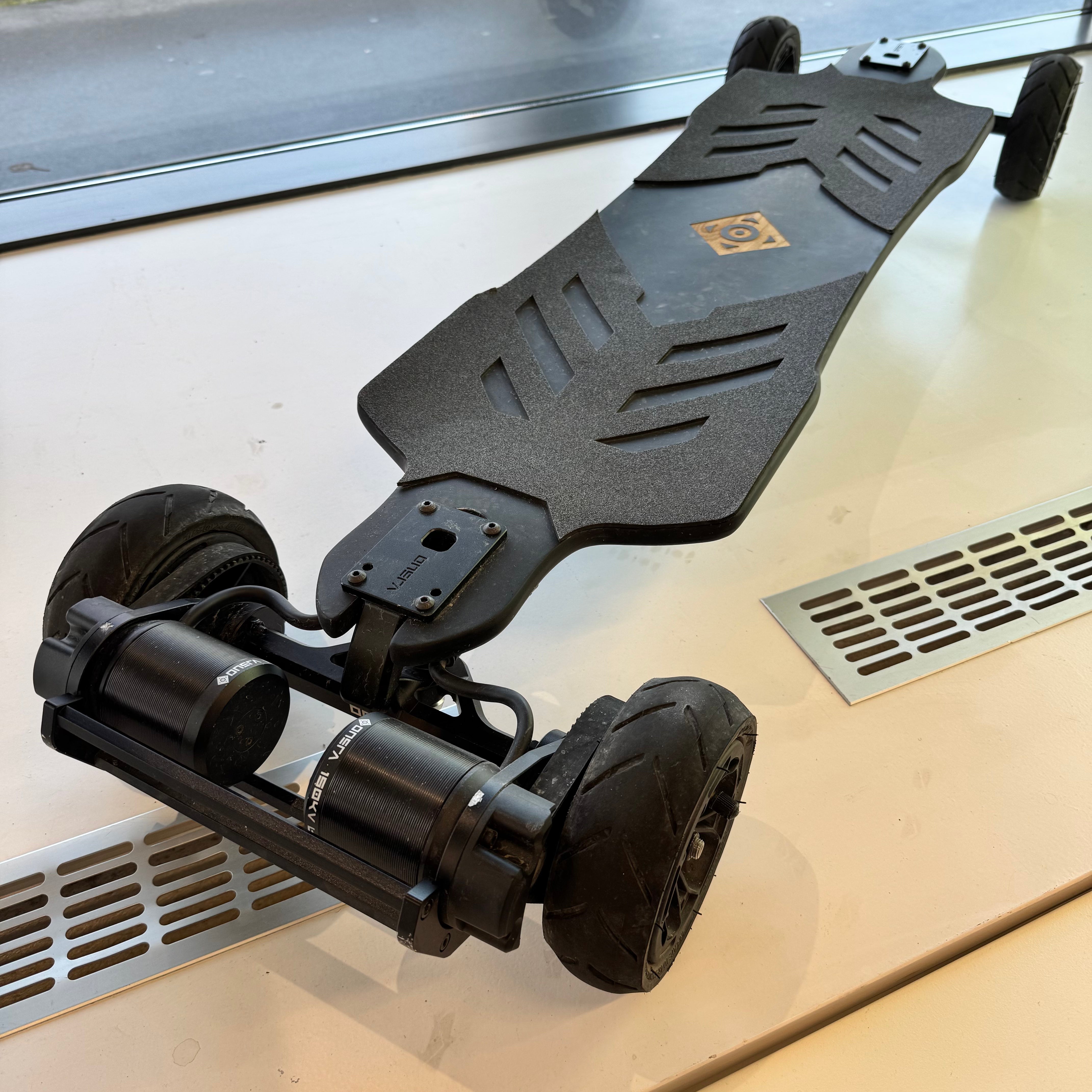 BLACK Carve 3 PRO AT (USED) – 150mm Off-Road Wheels – 111km