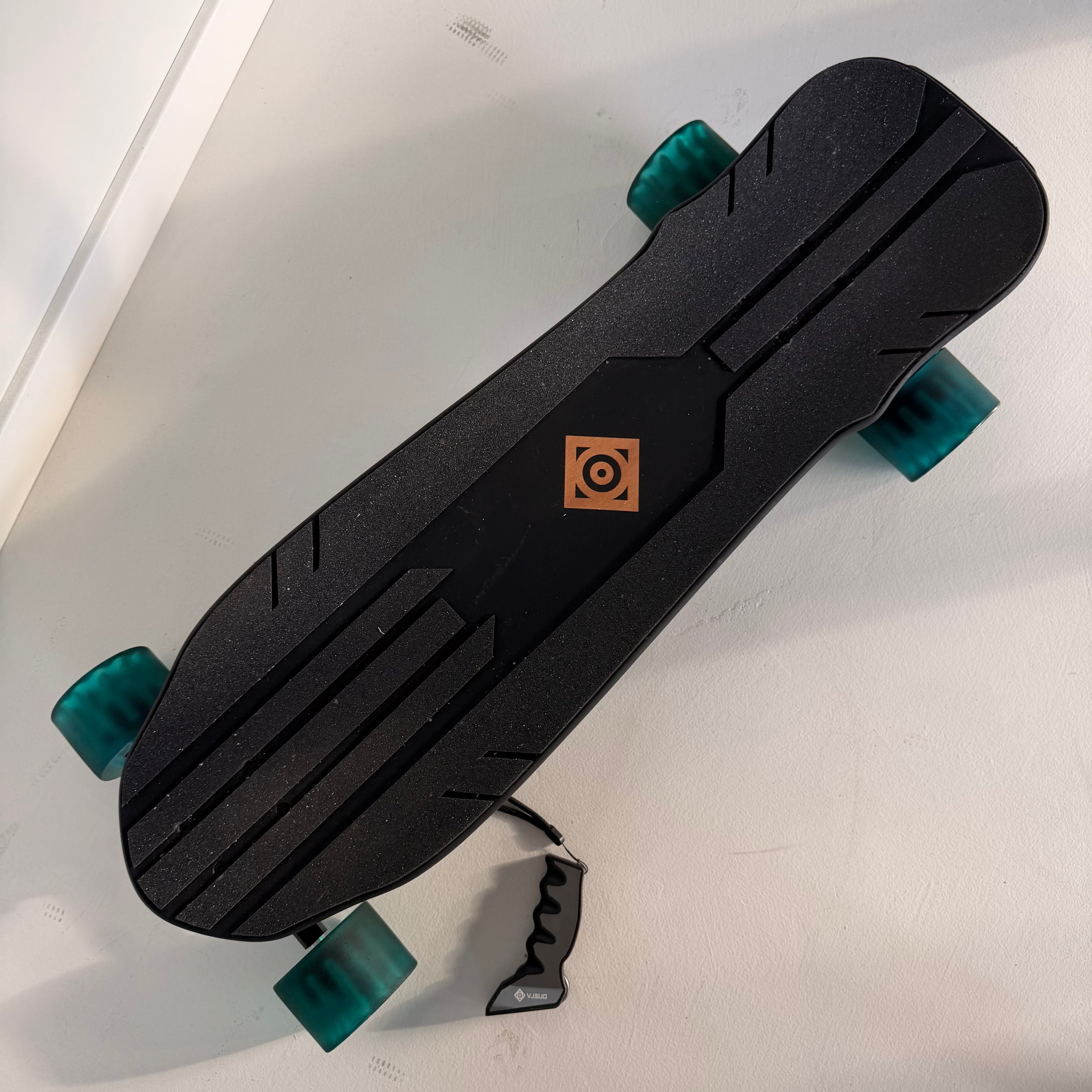 CHALLENGER 2.0 Flagship Store Demo – 25km – Like New with Full 2-Year Warranty