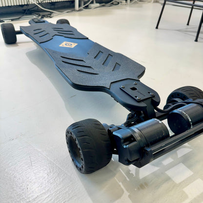 ONSRA BLACK Carve 3 PRO Electric Skateboard – Refurbished Like New – 115mm Rubber Wheels