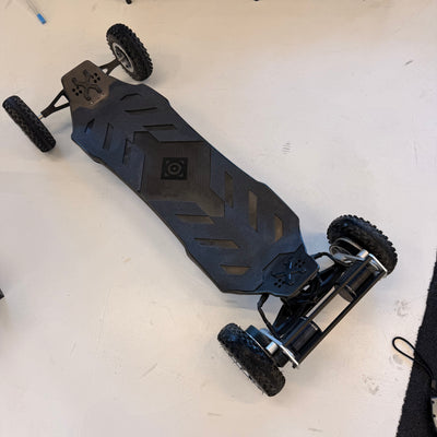 USED VELAR 2.0 Belt Drive – Store Demo | Only 176 km