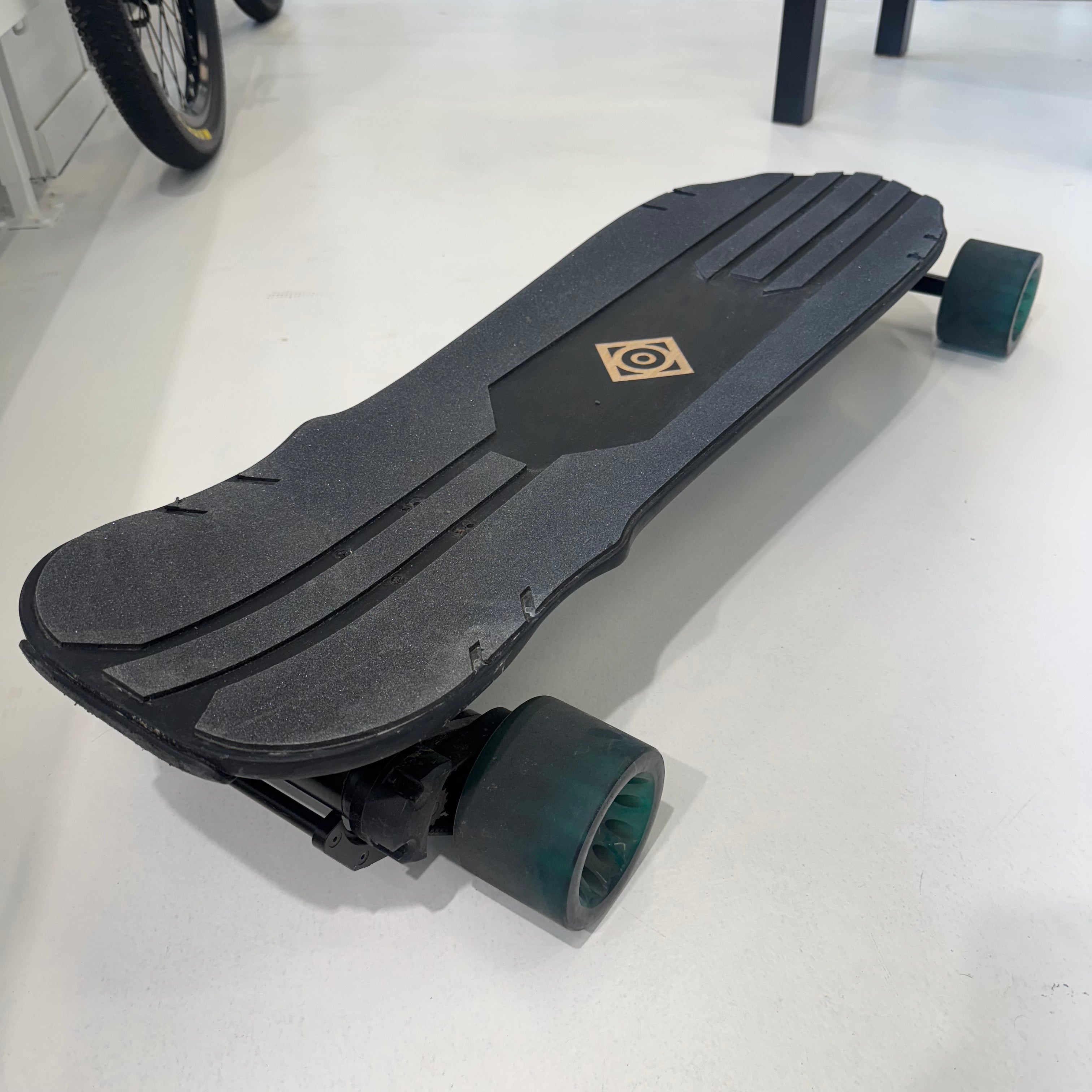 USED - ONSRA Challenger PRO Electric Skateboard – 48km/h, 317km, Team Demo Unit