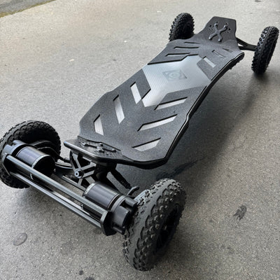 Prototype VELAR d'occasion – Skateboard électrique à entraînement par courroie