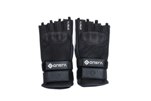 Open image in slideshow, ONSRA Fingerless E-Skate Gloves with palm sliders, wrist protection, knuckle guards, and double wrist straps for electric skateboarders.
